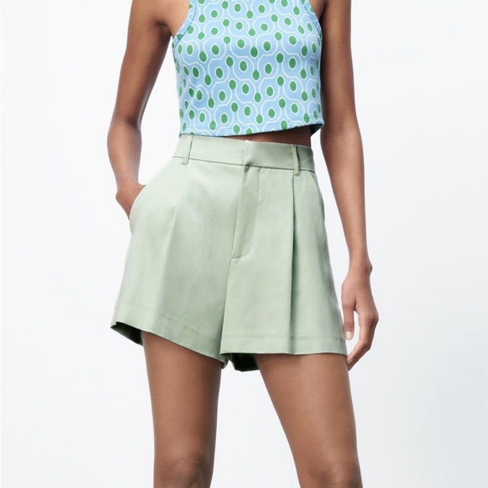 Zara Sea Green Pleated High-Waisted Shorts - Size Small, New with Tags